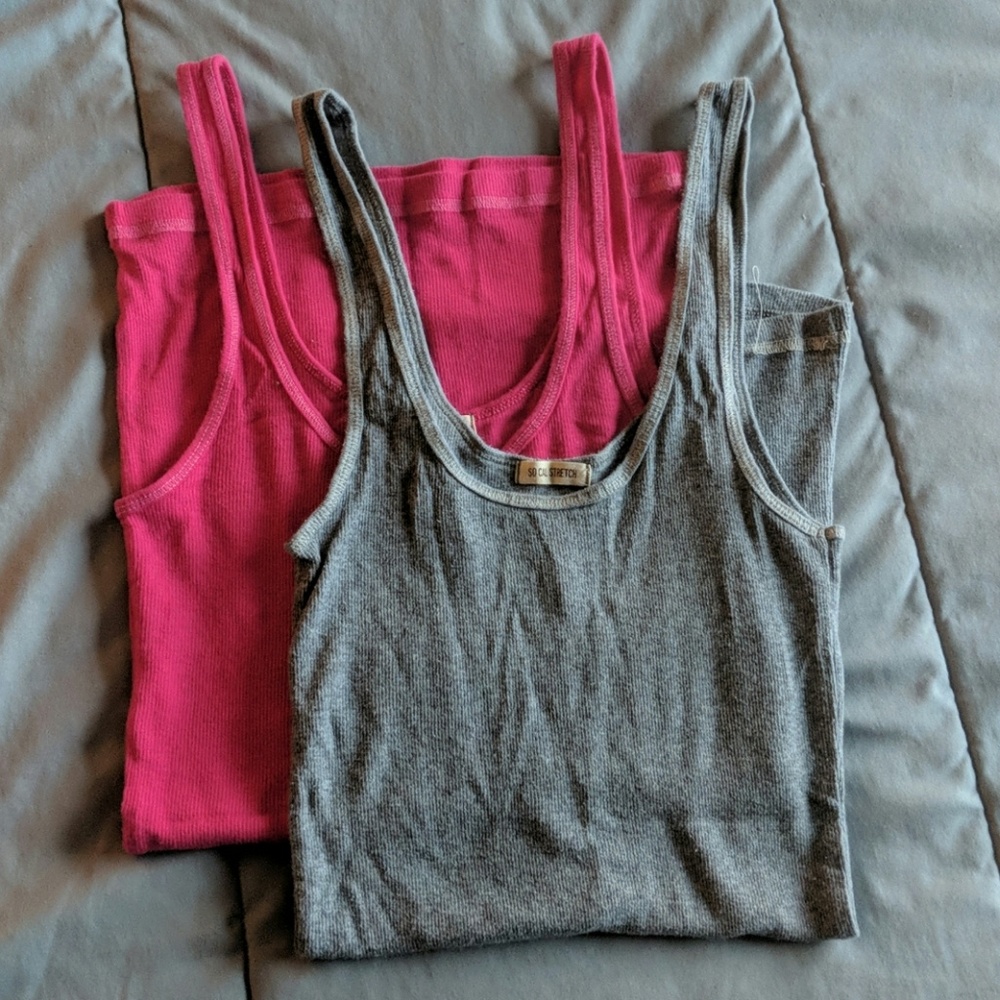 [[SOLD]] Hollister tank bundle